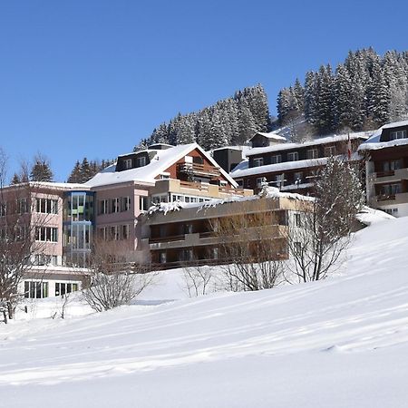 Ferien- Und Familienhotel Alpina Adelboden Exteriör bild