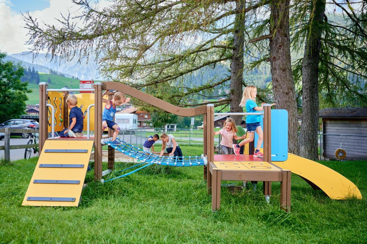 Ferien- Und Familienhotel Alpina Adelboden Exteriör bild