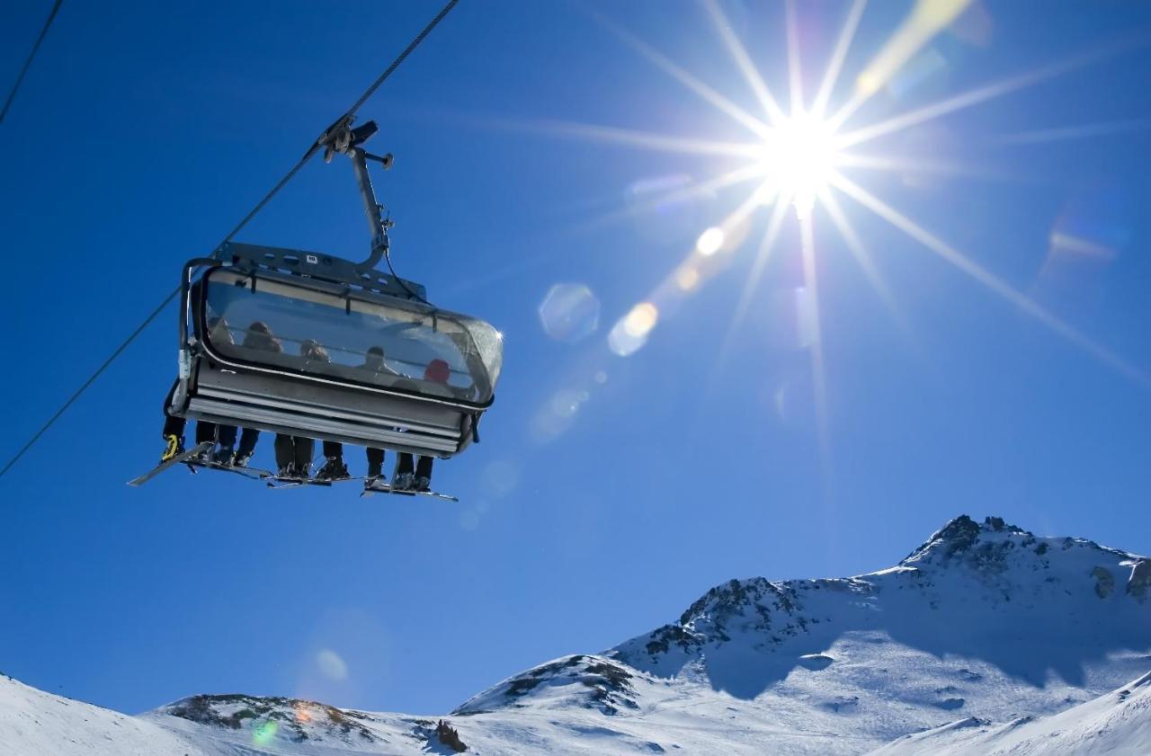 Ferien- Und Familienhotel Alpina Adelboden Exteriör bild