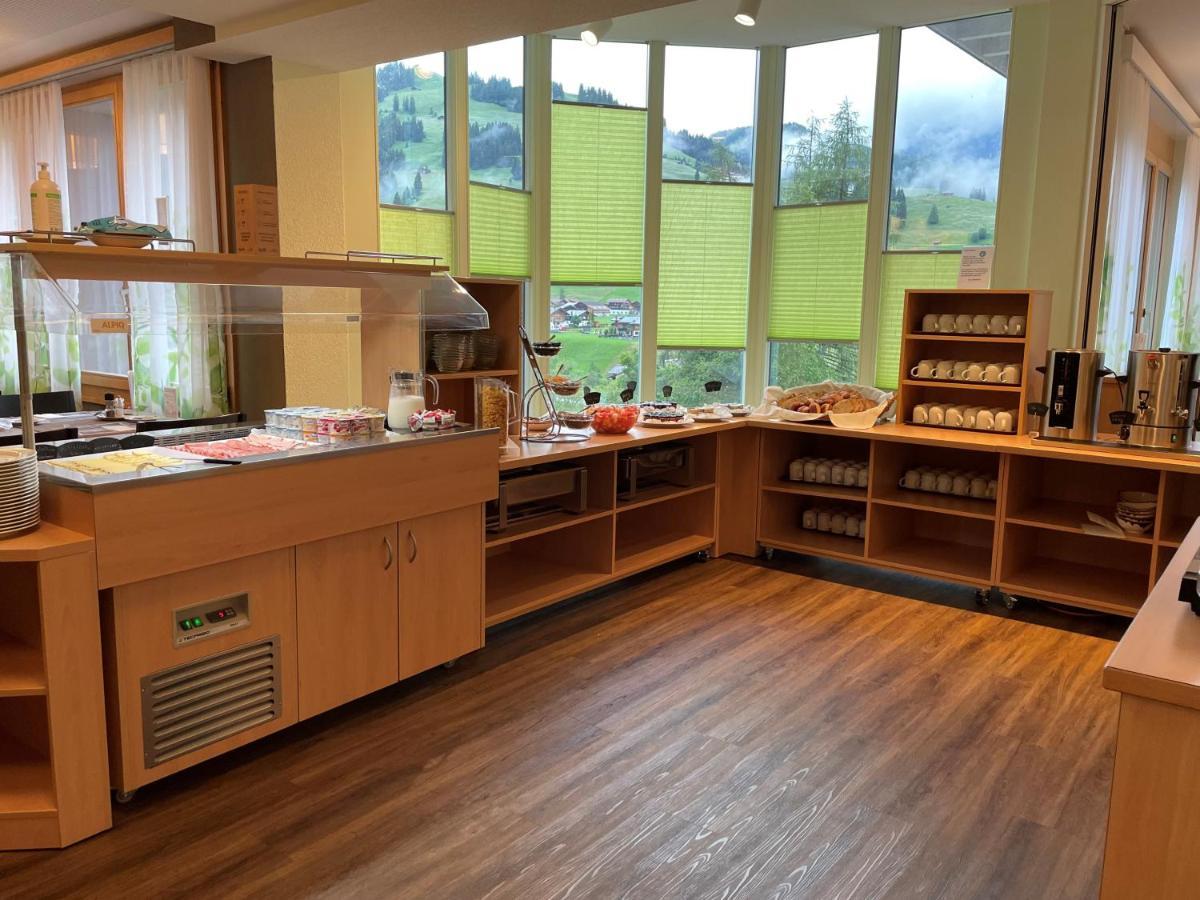 Ferien- Und Familienhotel Alpina Adelboden Exteriör bild