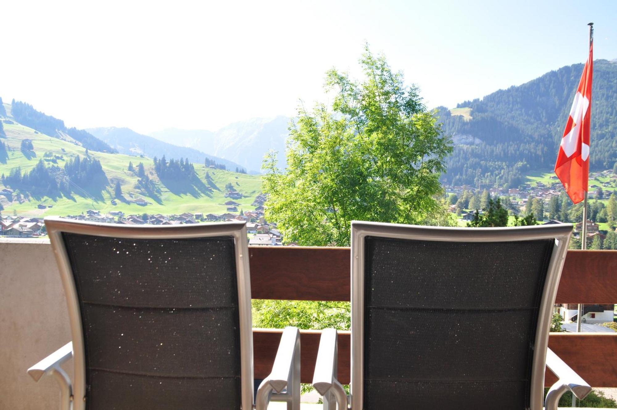 Ferien- Und Familienhotel Alpina Adelboden Exteriör bild