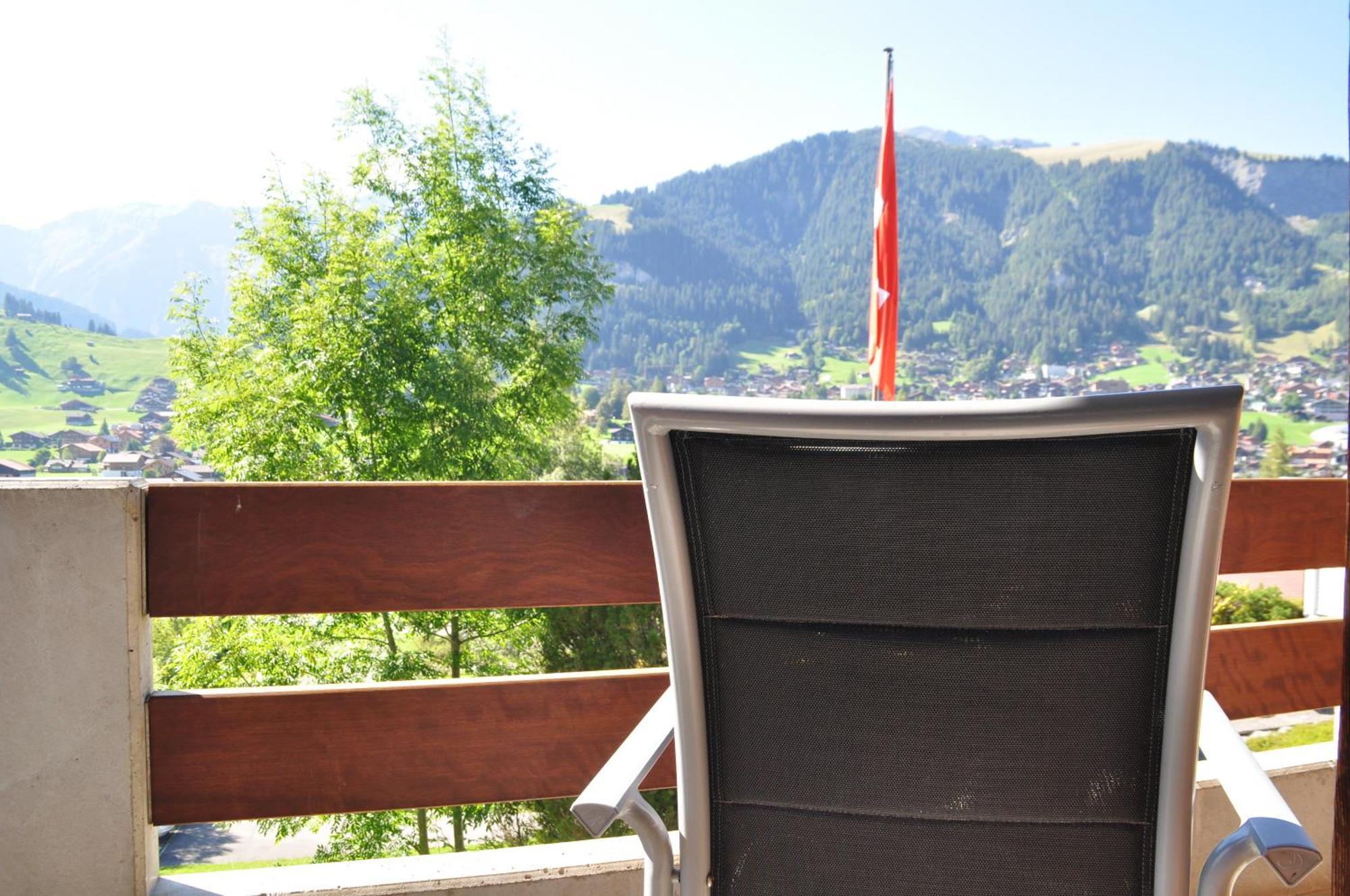Ferien- Und Familienhotel Alpina Adelboden Exteriör bild