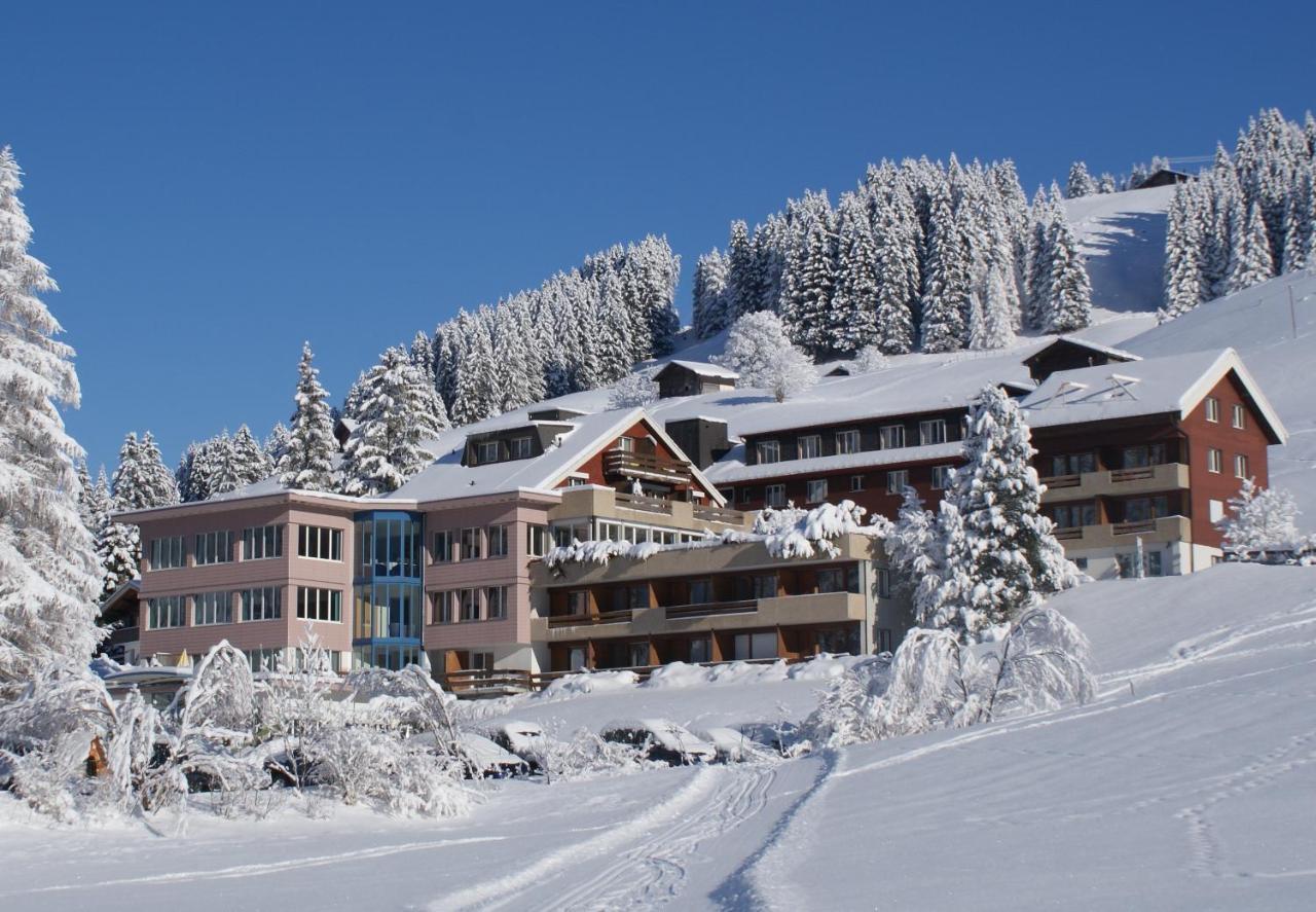 Ferien- Und Familienhotel Alpina Adelboden Exteriör bild